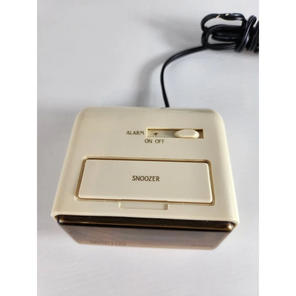 Vintage Spartus Digital Alarm Clock 1156-61 Cream Green LED Retro grannycore